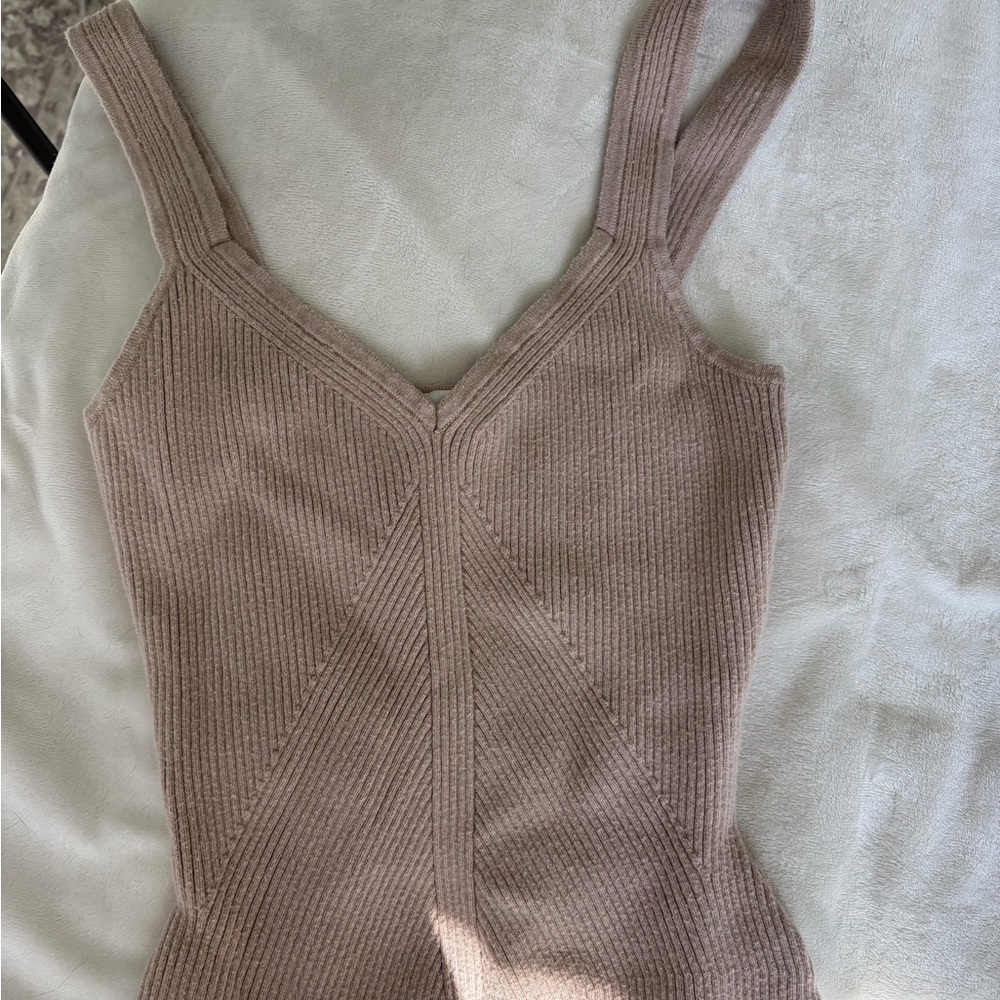 Abercrombie & Fitch Ribbed V-Neck Tank Bodysuit - Taupe Pink